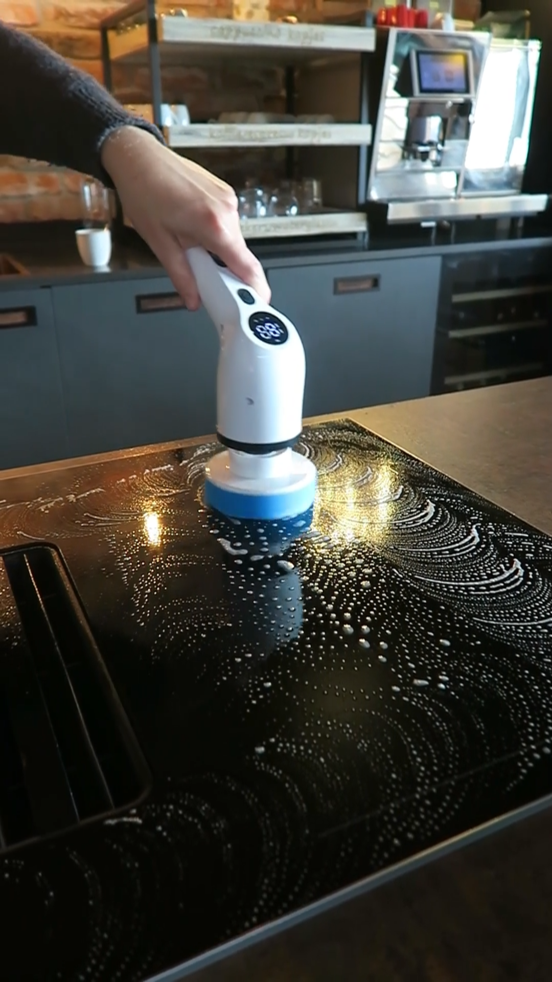 Heel handig voor mijn inductie plaat, en voor elk oppervlak zit er wel een opzetstuk bij!