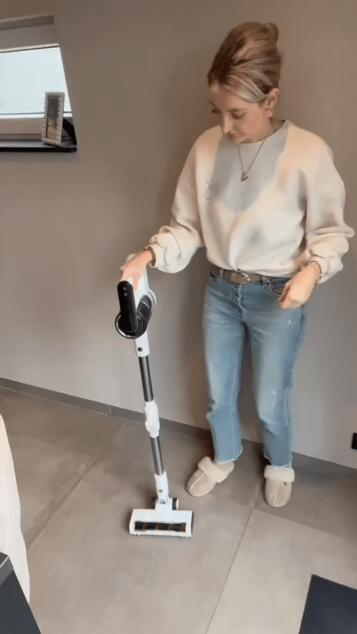 Ik gebruik hem dagelijks, met de verschillende opzetstukken kan ik alles schoonmaken.