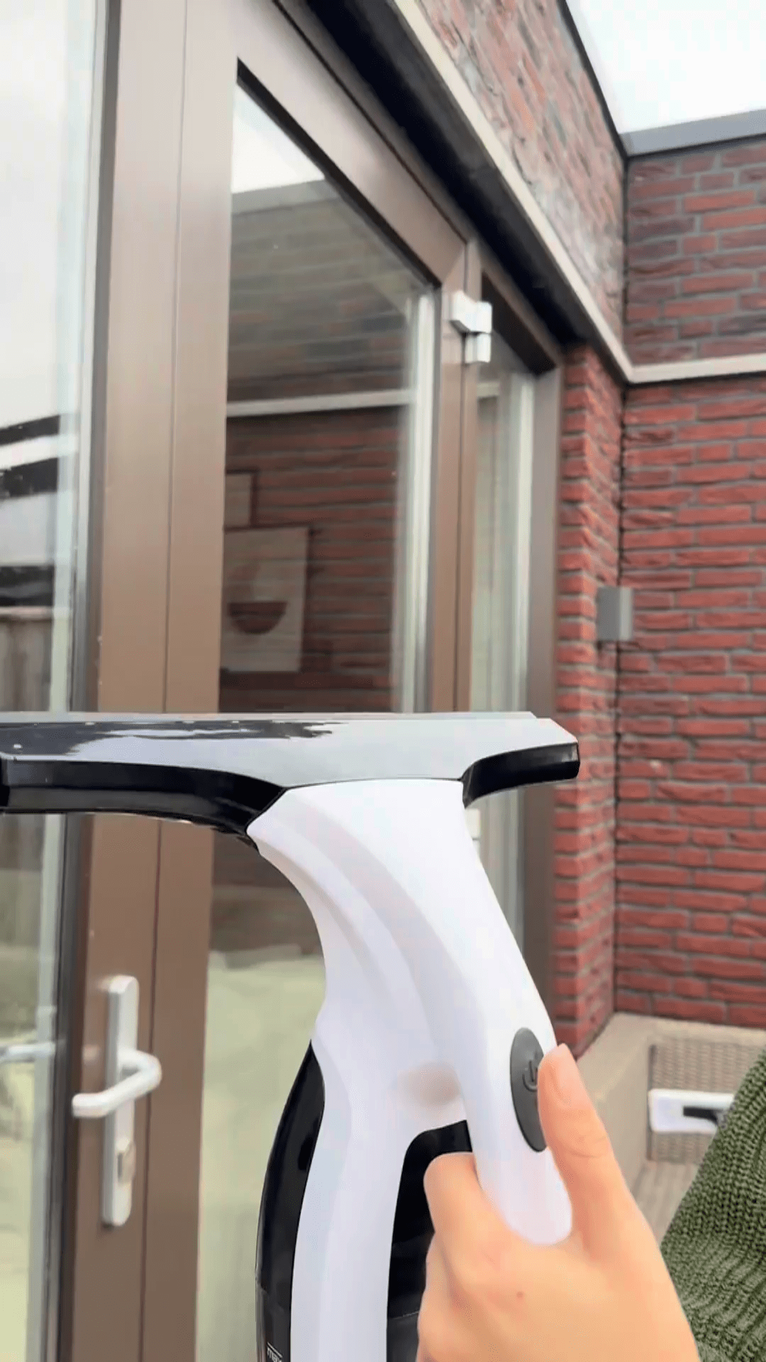 De ramenwisser scheelt een hoop nattigheid overal